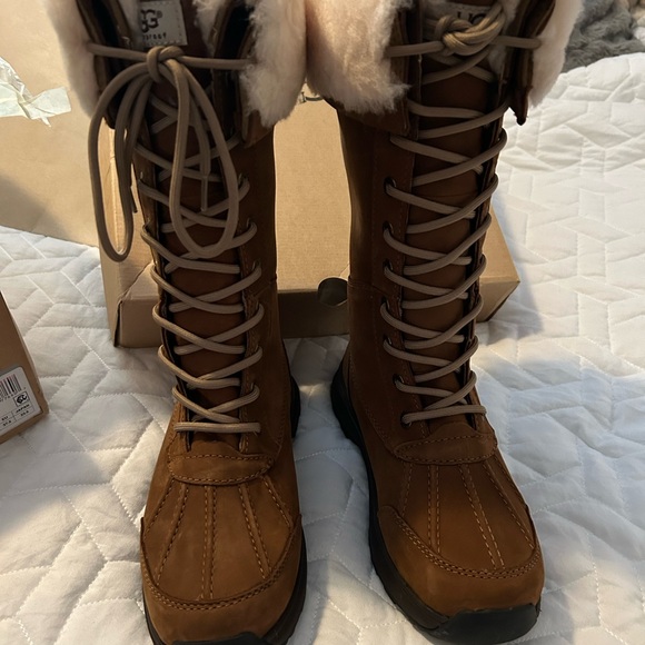 Ugg Women’s Adirondack Tall III Chestnut 6.5 - Picture 2 of 6